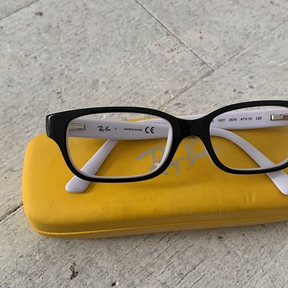 Ray-Ban Prescription Glasses With Case - Picture 2 of 9